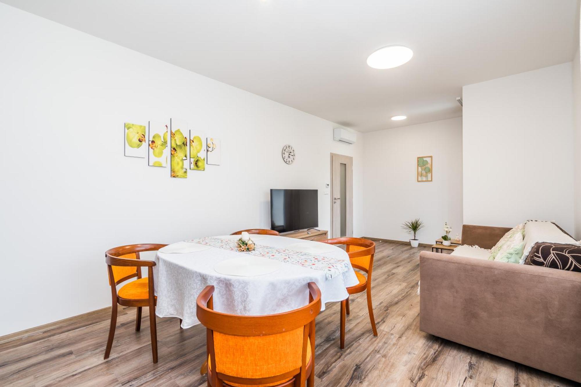 Appartement Perla Hradce 103 à Hradec Králové Extérieur photo